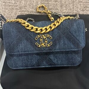 💋SOLD💋Chanel 19 Denim Phone Holder